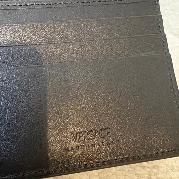 Versace Medusa Black Leather Wallet - Picture 7 of 8